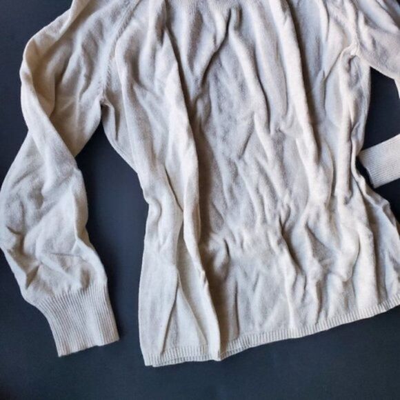 Vintage Woolrich Cream Turtleneck - Picture 5 of 8